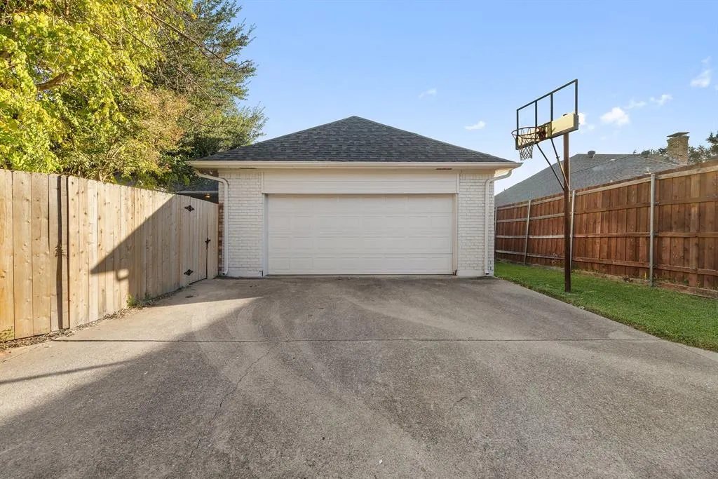 2701 Powderhorn Drive