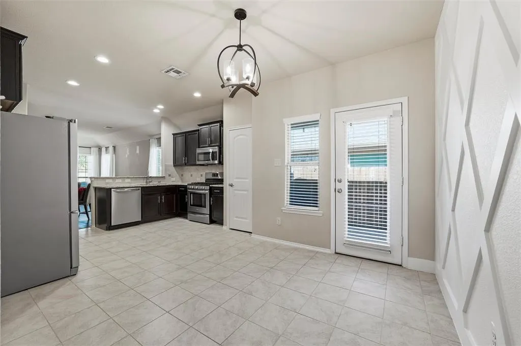 9905 Cottontail Lane