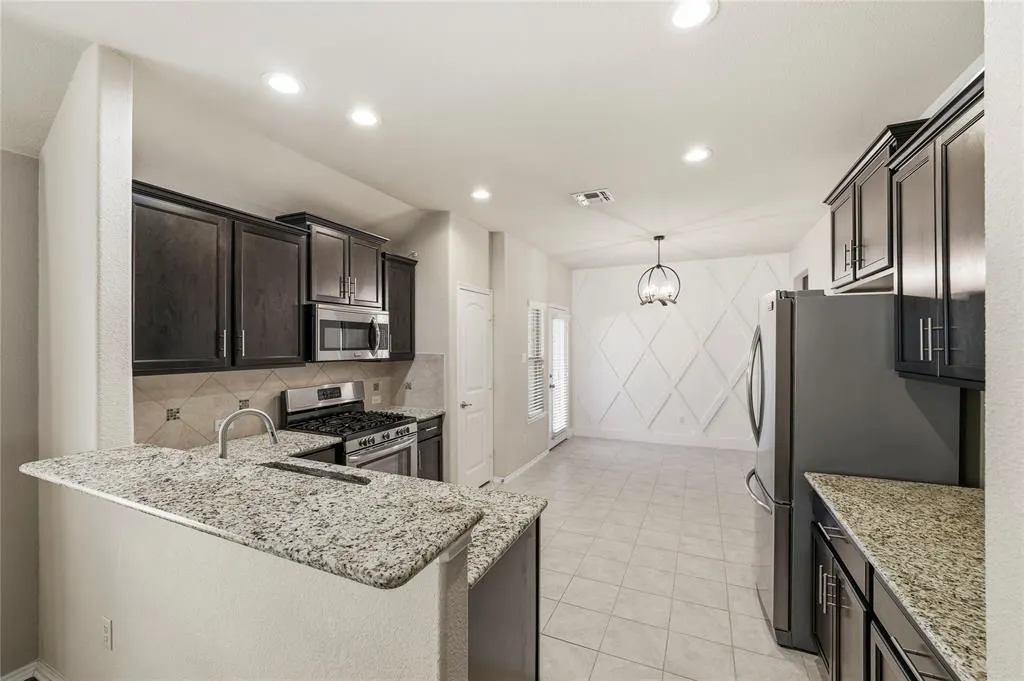 9905 Cottontail Lane