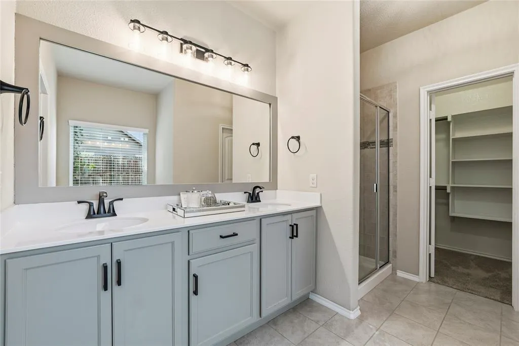 9905 Cottontail Lane