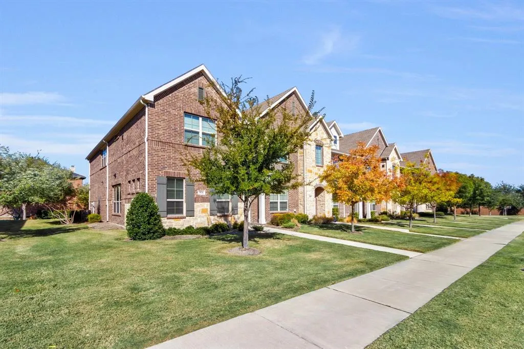 5836 Ridgeline Drive