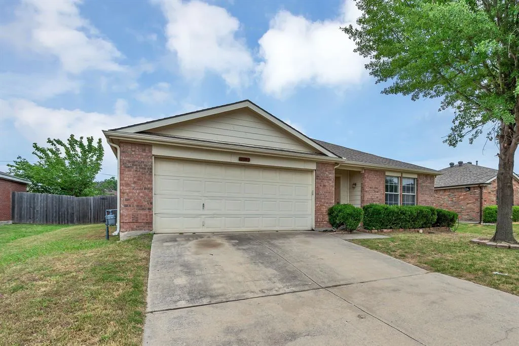 2305 Tisbury Way
