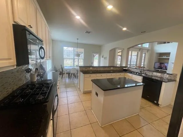 8708 Tanglewood Drive