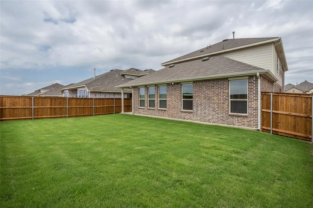 2401 Austin Lane