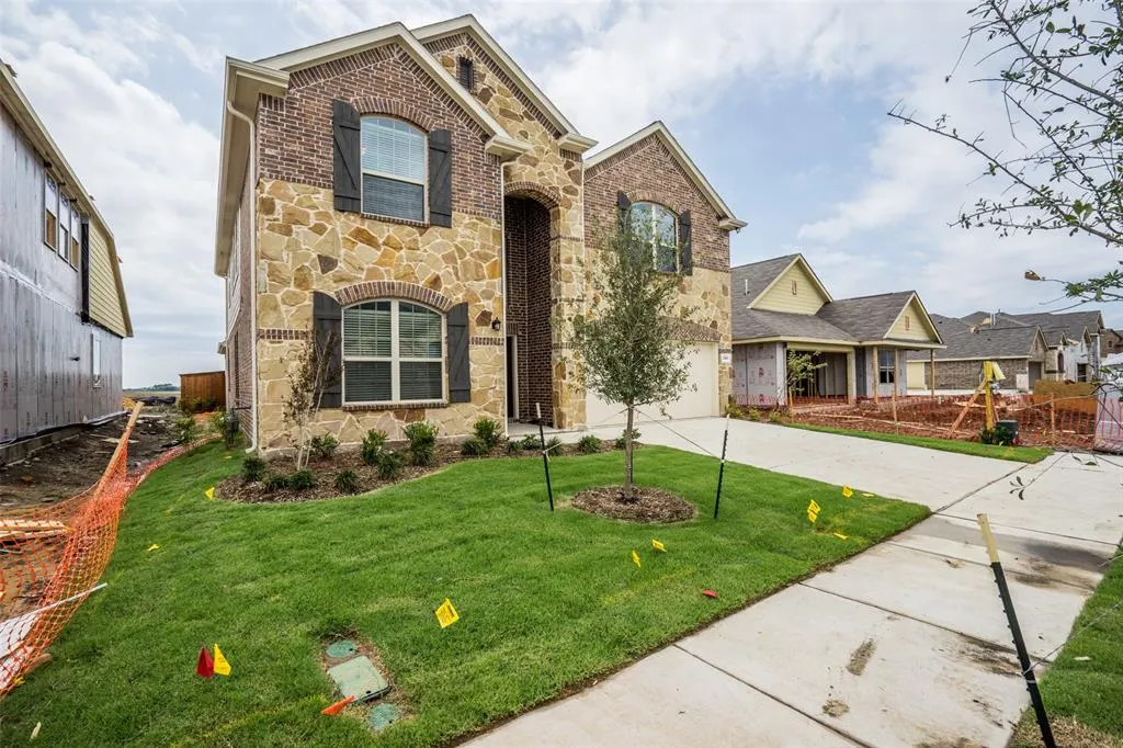 2401 Austin Lane
