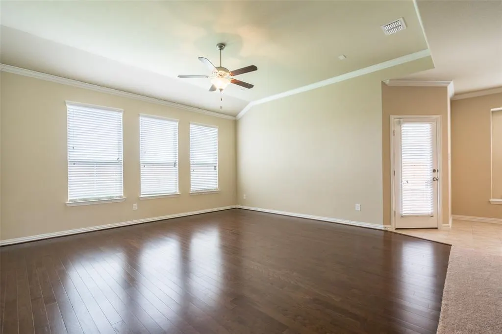 2401 Austin Lane