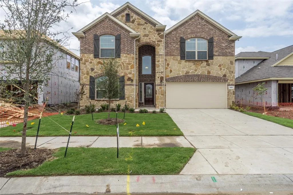 2401 Austin Lane