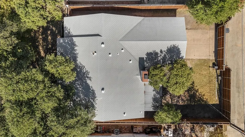 2814 Lindbergh Drive