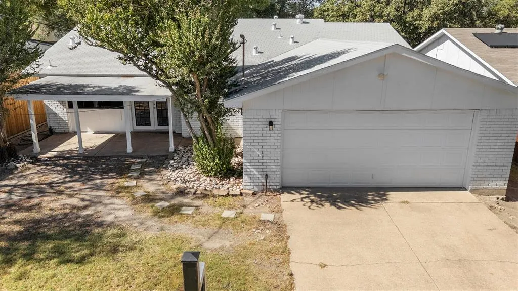 2814 Lindbergh Drive