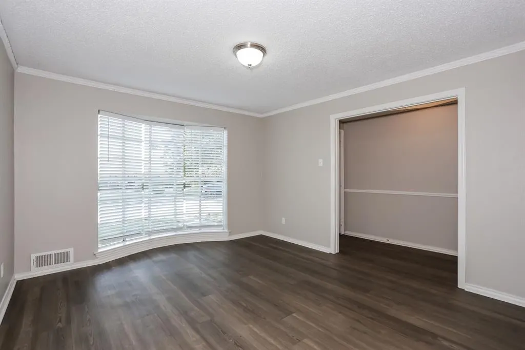 7011 Pickrell Drive