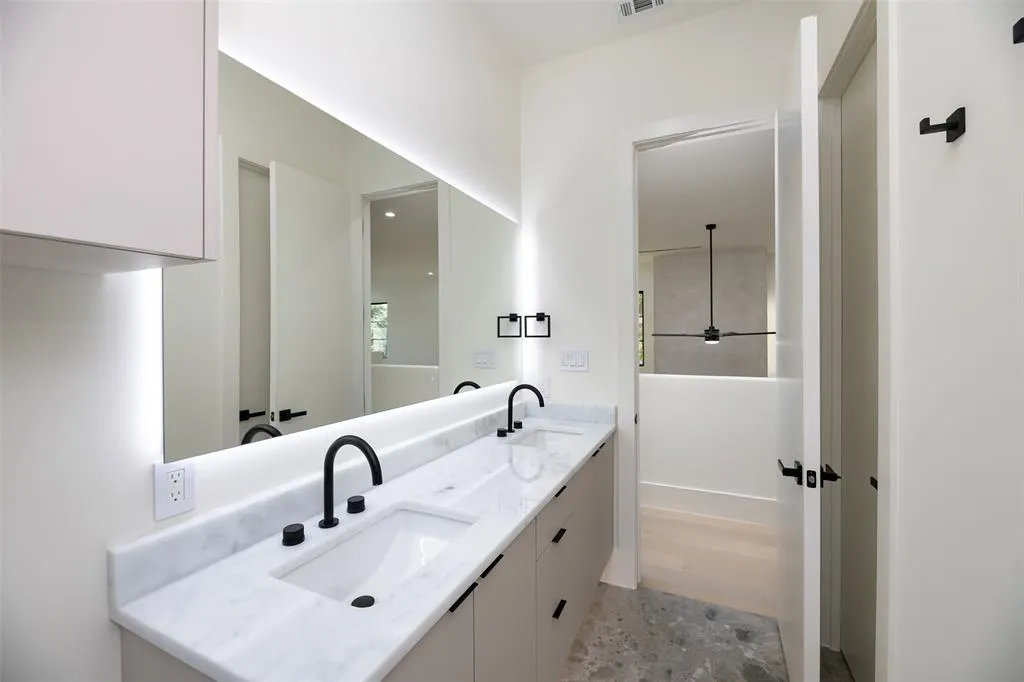 1904 Mcmillan Avenue