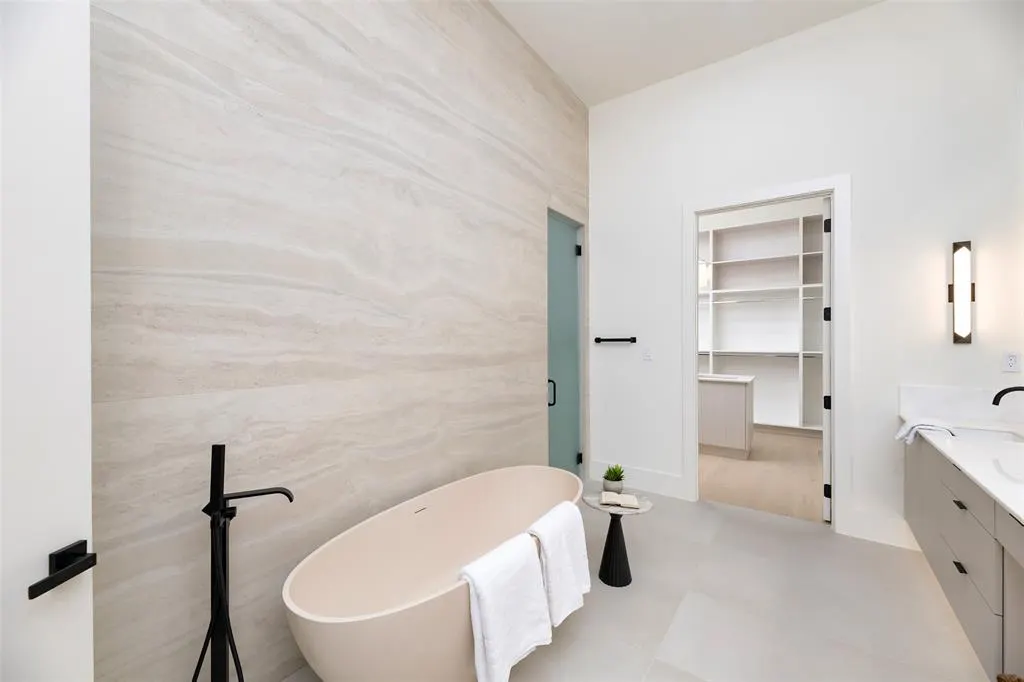 1904 Mcmillan Avenue