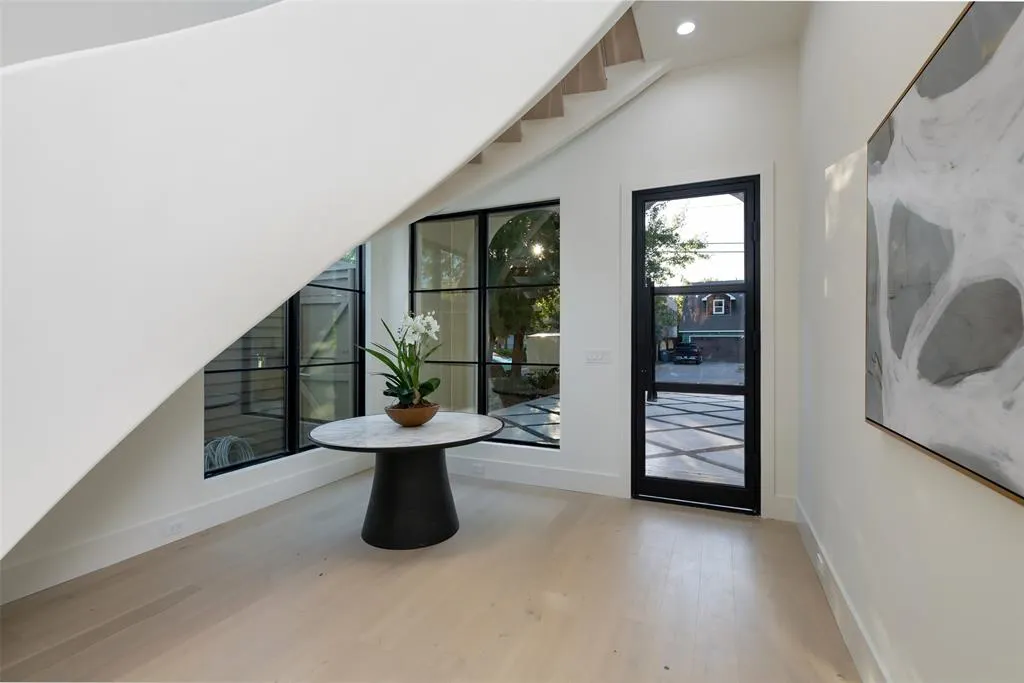 1904 Mcmillan Avenue