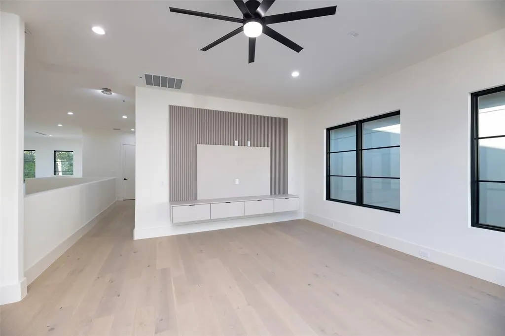 1904 Mcmillan Avenue