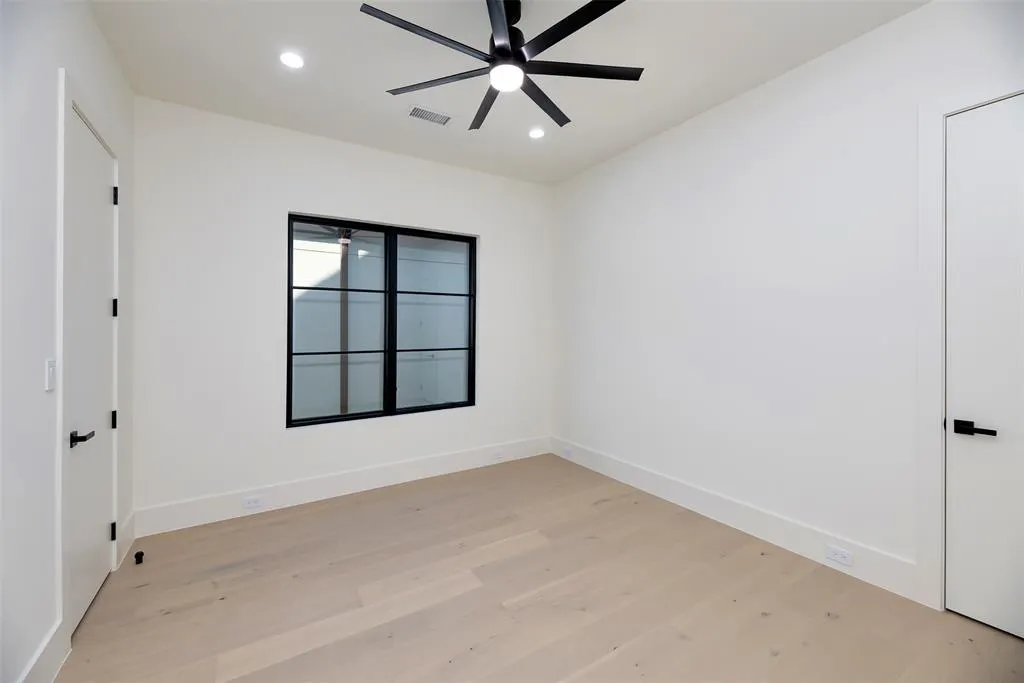 1904 Mcmillan Avenue