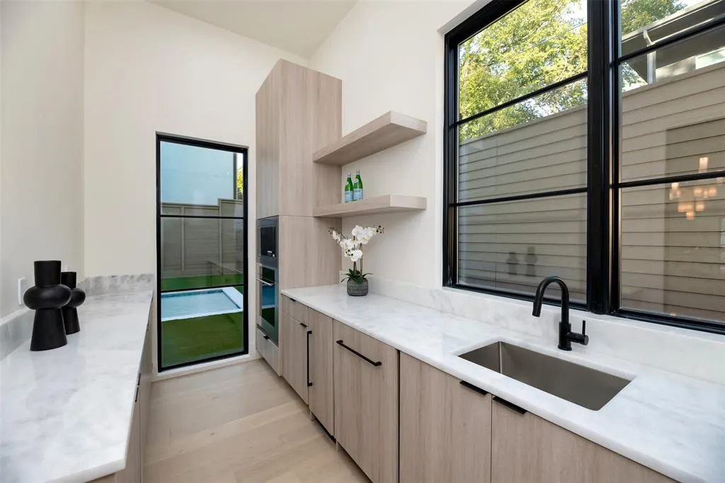 1904 Mcmillan Avenue