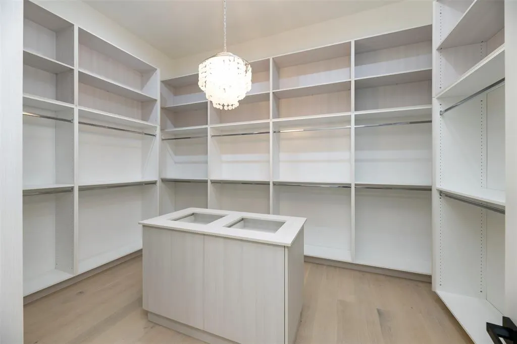 1904 Mcmillan Avenue