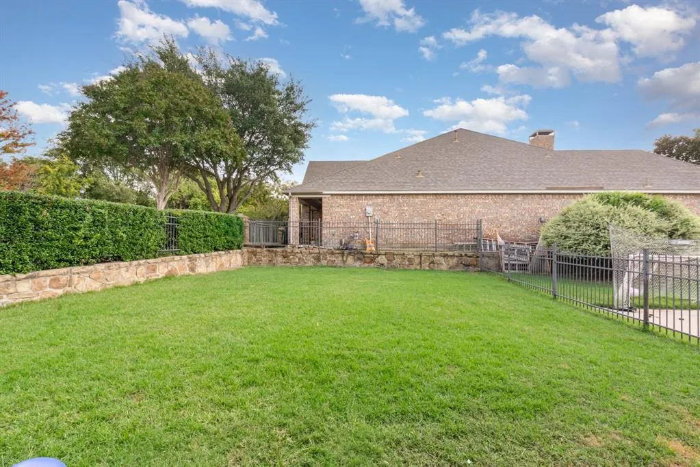 216 Orchard Park Court