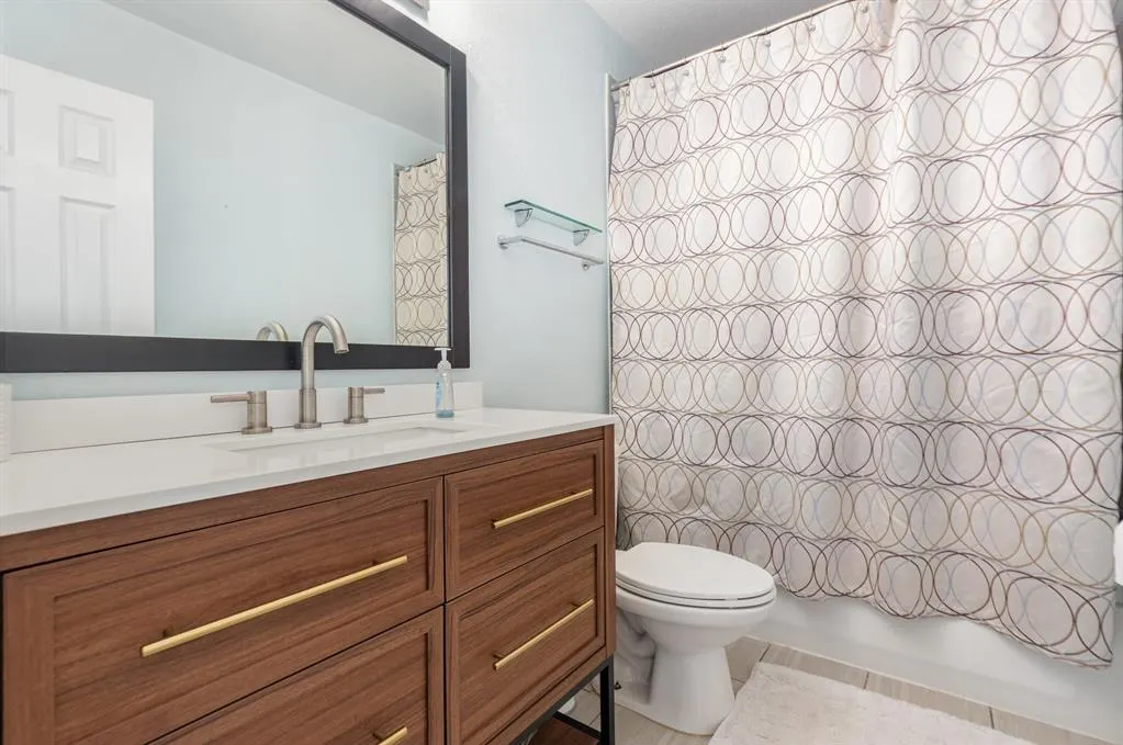 216 Orchard Park Court