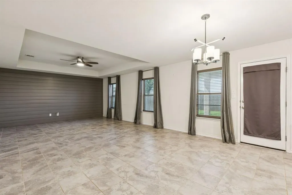 2617 Warren Lane