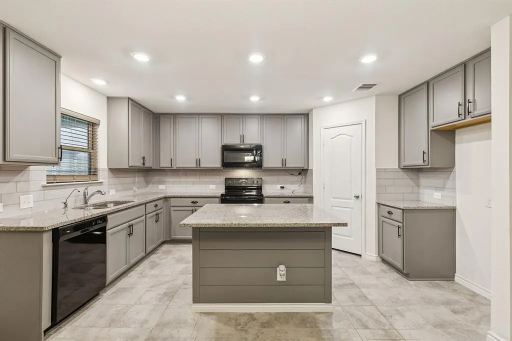 2617 Warren Lane