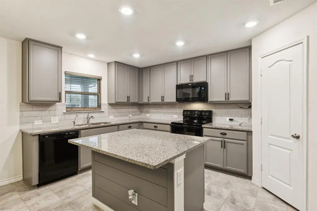 2617 Warren Lane