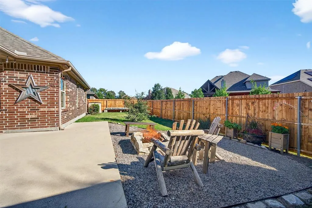 4422 Oak Bluff Drive