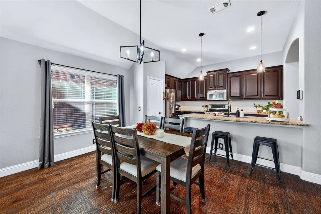 4422 Oak Bluff Drive