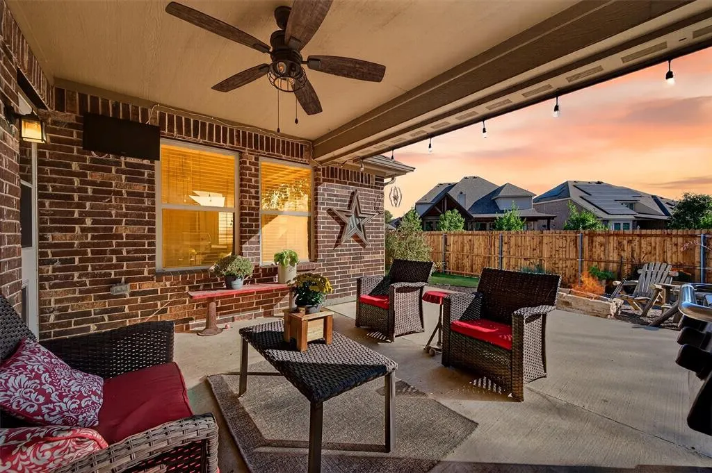 4422 Oak Bluff Drive