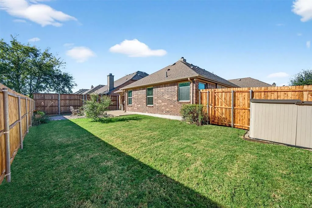 4422 Oak Bluff Drive