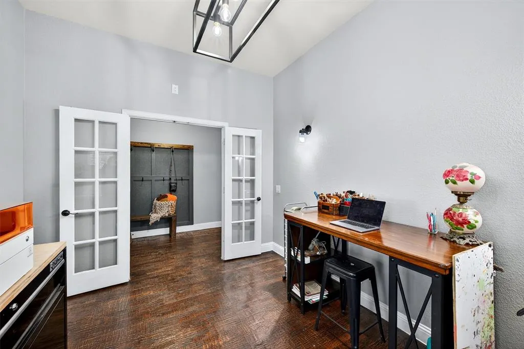 4422 Oak Bluff Drive