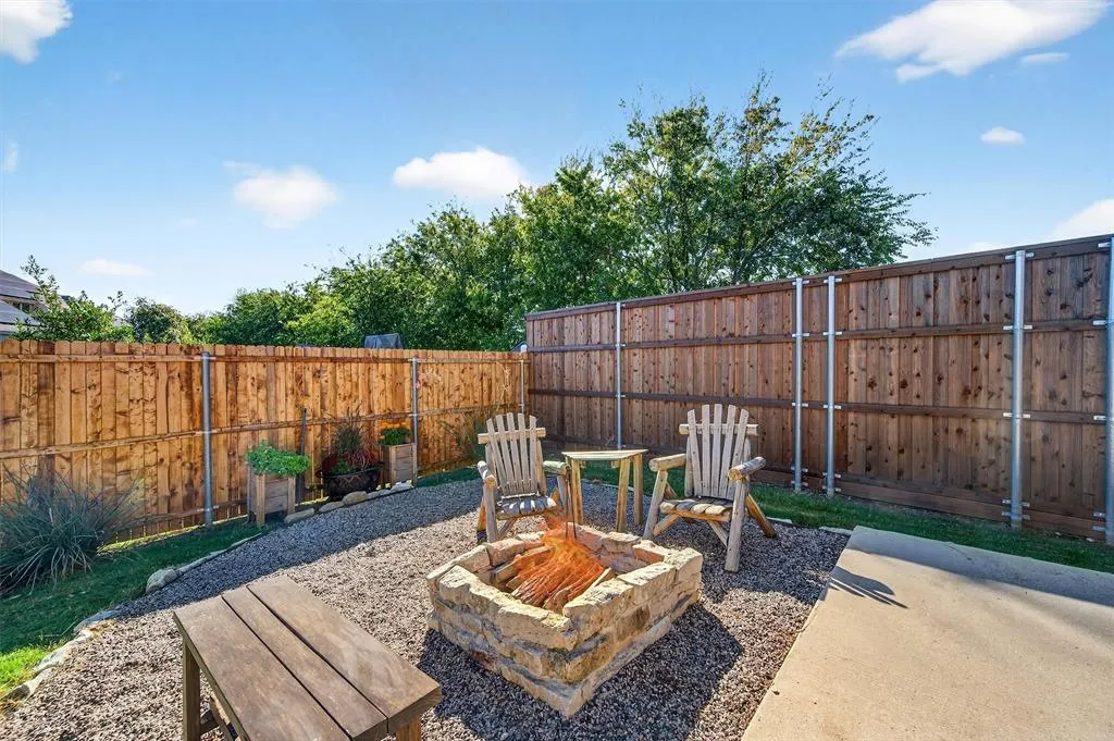 4422 Oak Bluff Drive