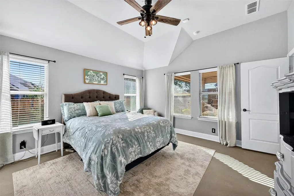 4422 Oak Bluff Drive