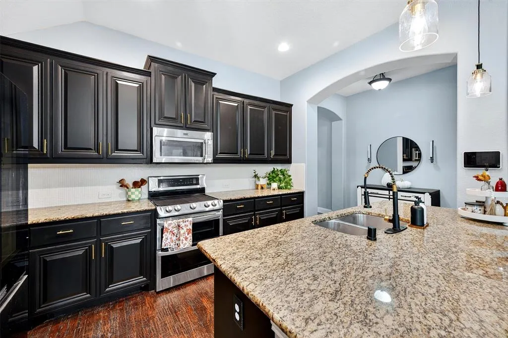 4422 Oak Bluff Drive