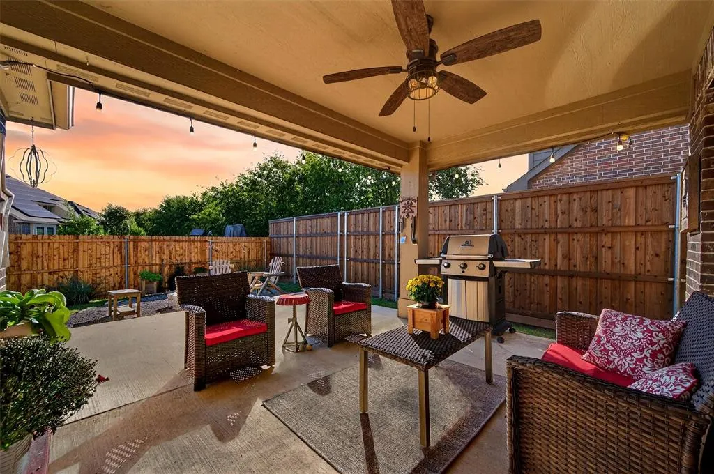 4422 Oak Bluff Drive