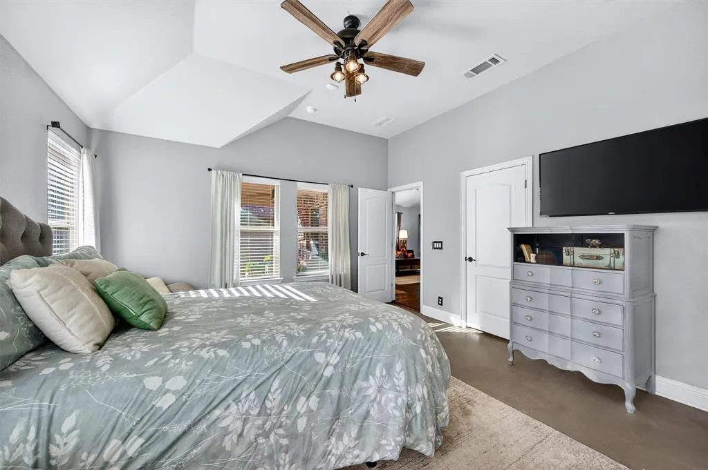 4422 Oak Bluff Drive