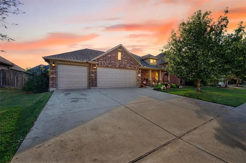 4422 Oak Bluff Drive