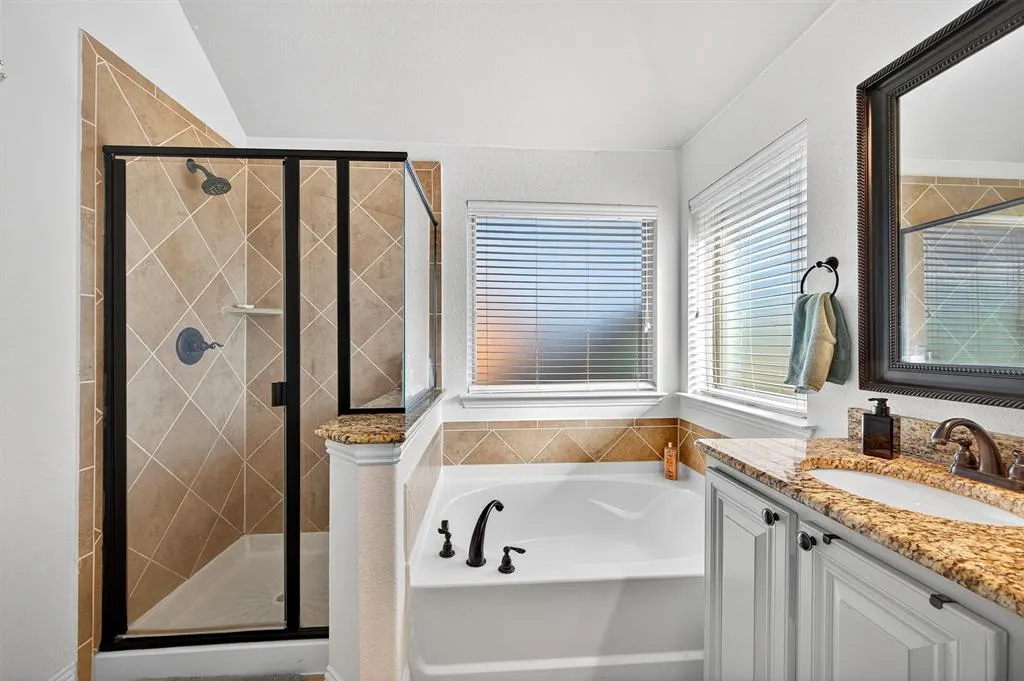 4422 Oak Bluff Drive