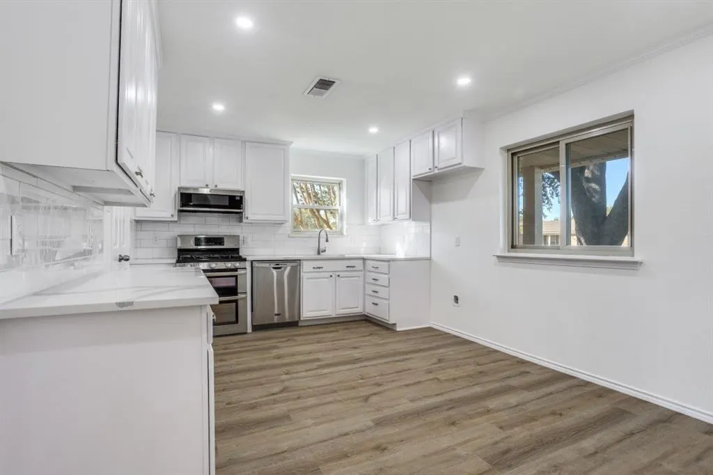 1712 Laurel Lane