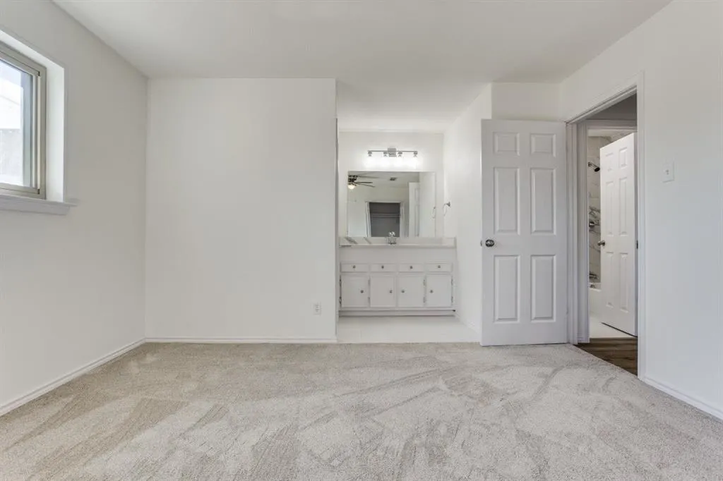 1712 Laurel Lane