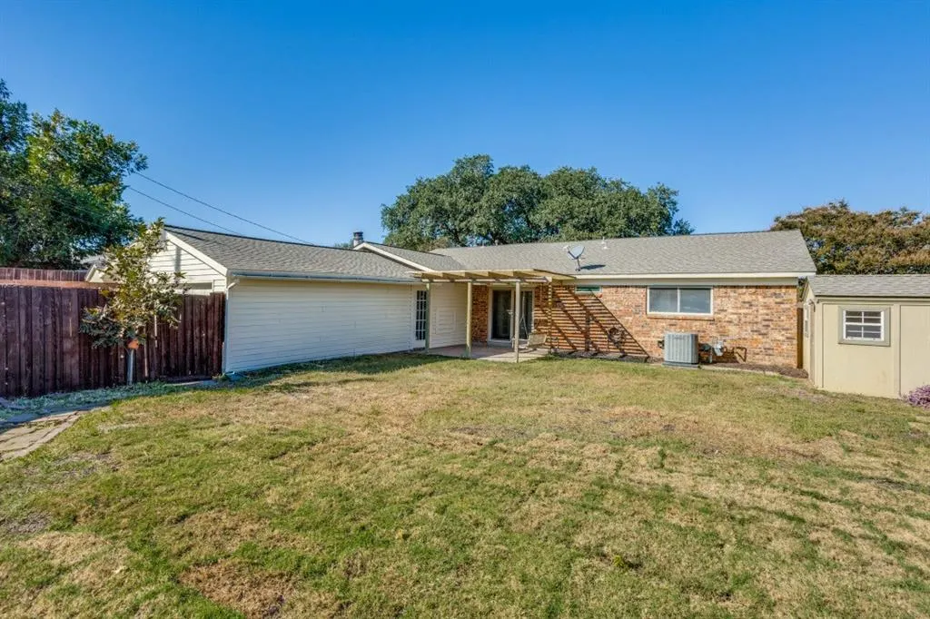 1712 Laurel Lane