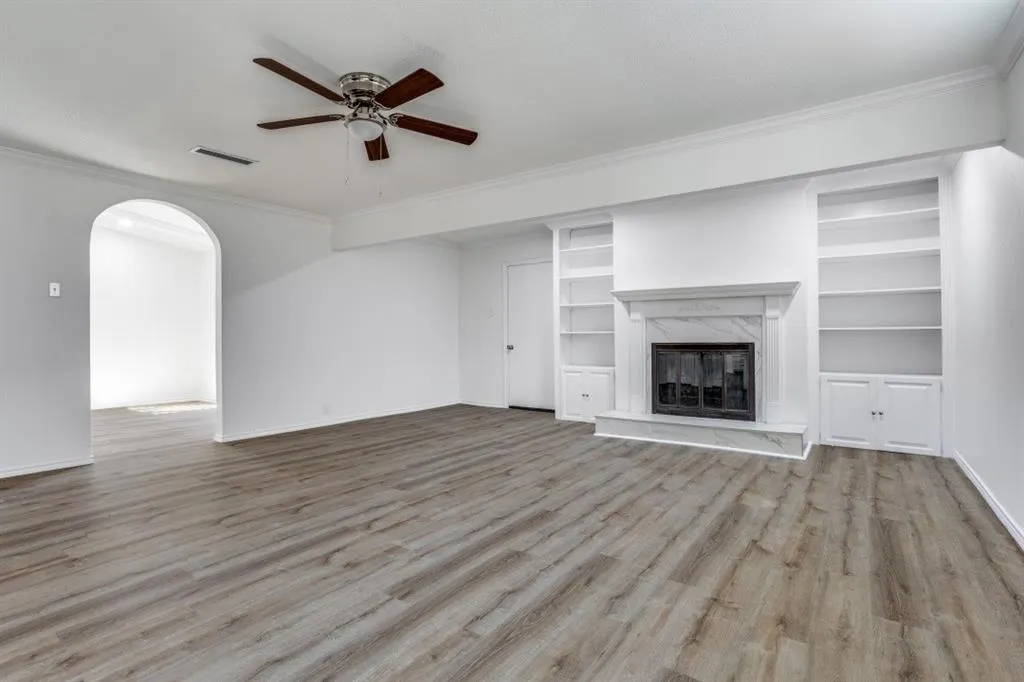 1712 Laurel Lane