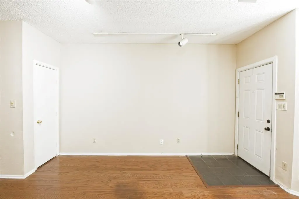 5000 Cedar Springs Road, #103