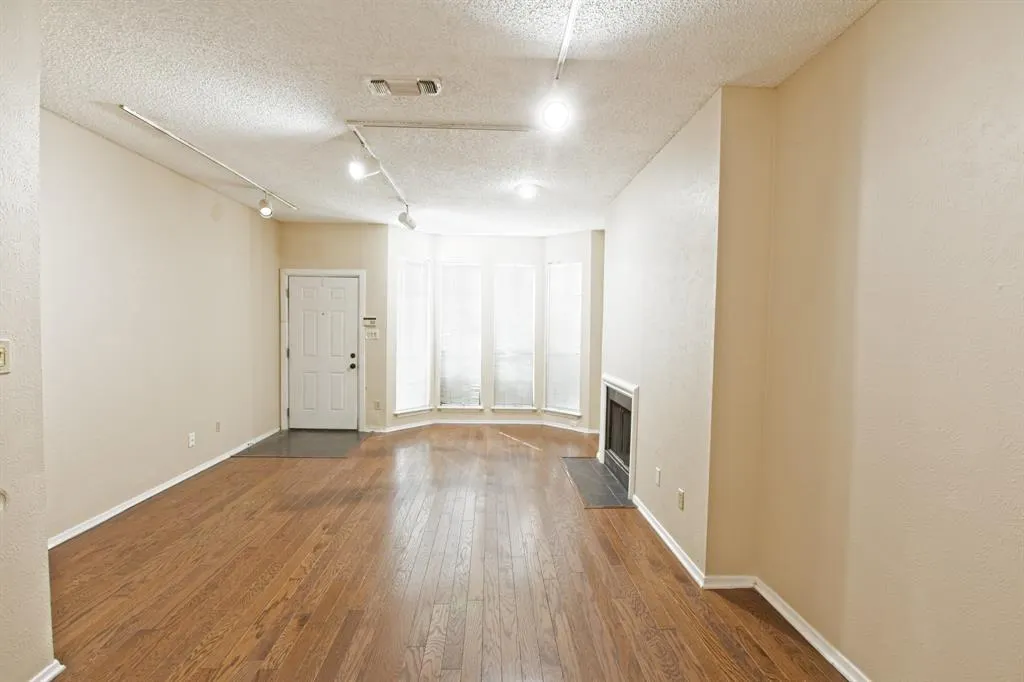 5000 Cedar Springs Road, #103
