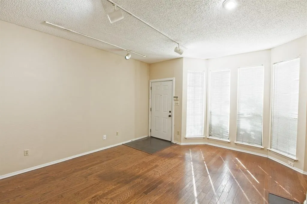 5000 Cedar Springs Road, #103