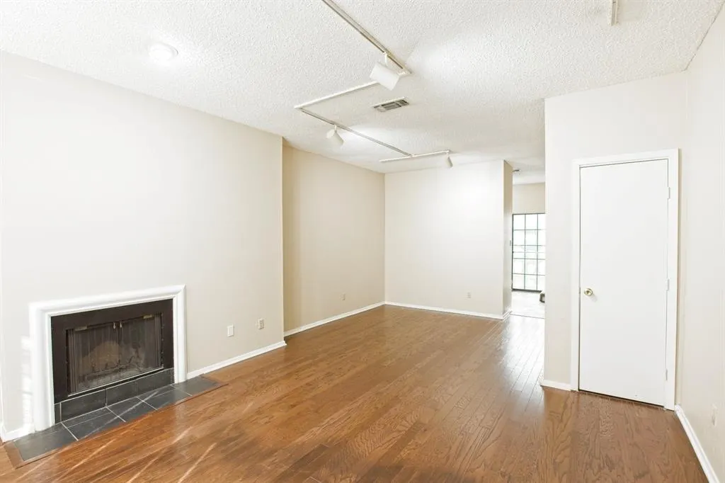 5000 Cedar Springs Road, #103