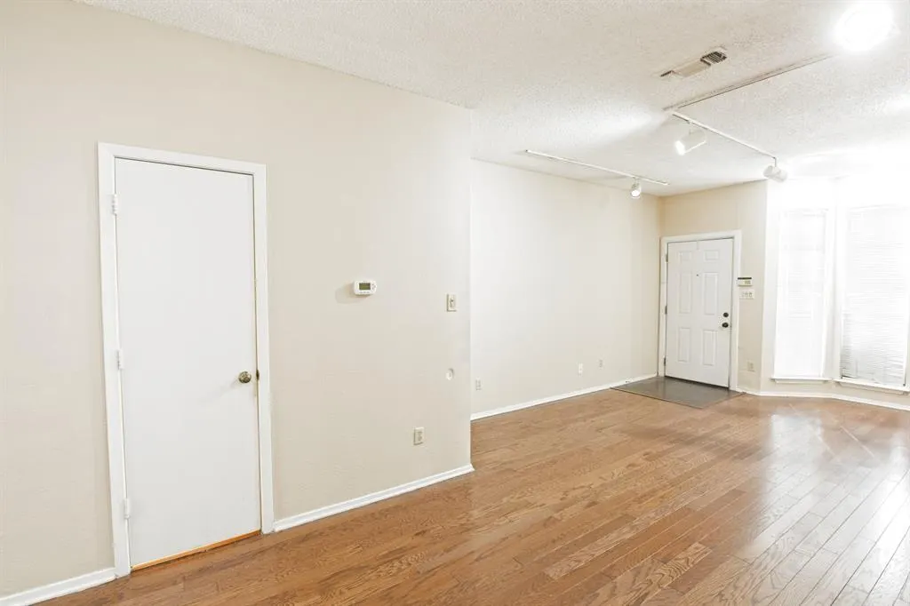 5000 Cedar Springs Road, #103
