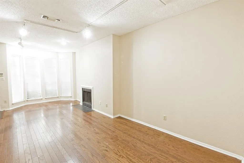 5000 Cedar Springs Road, #103