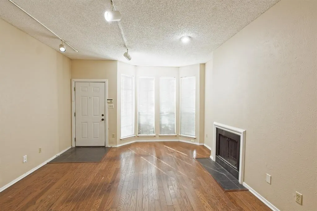 5000 Cedar Springs Road, #103
