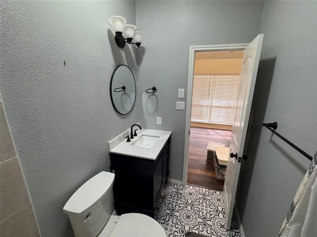 2506 Wedglea Drive, #105